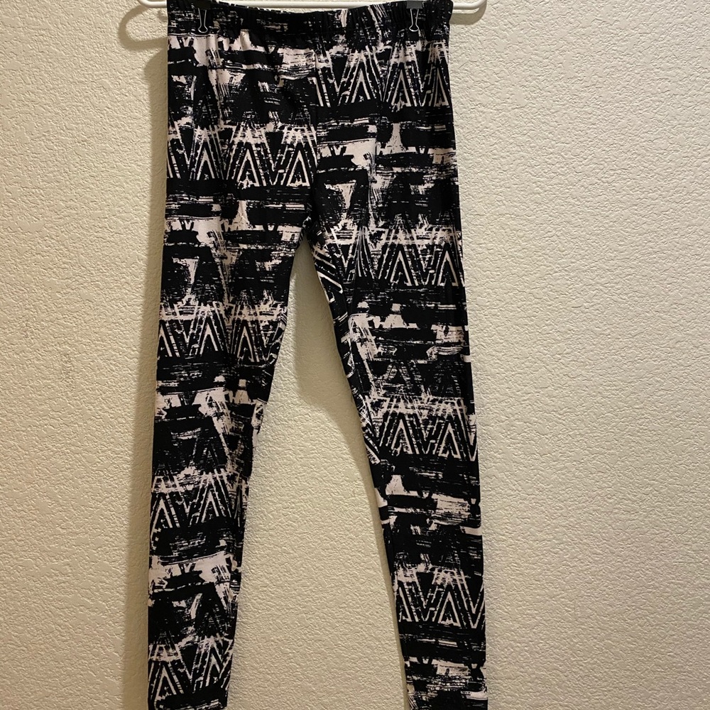 🌷 3/$15 Women’s leggings
